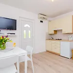 Apartment Color *